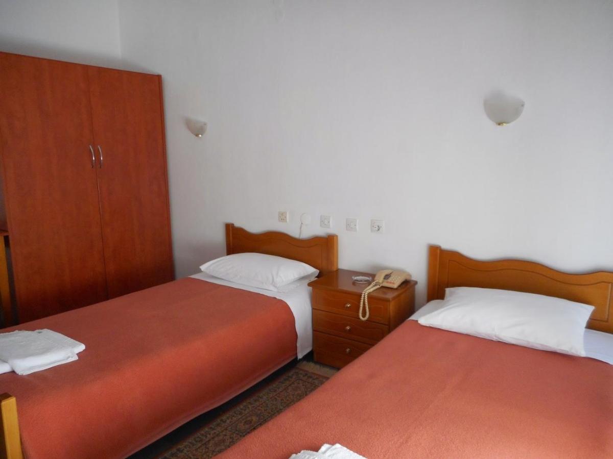 Parissas Hotel Tsotílion 外观 照片