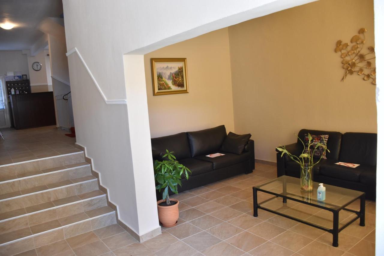 Parissas Hotel Tsotílion 外观 照片