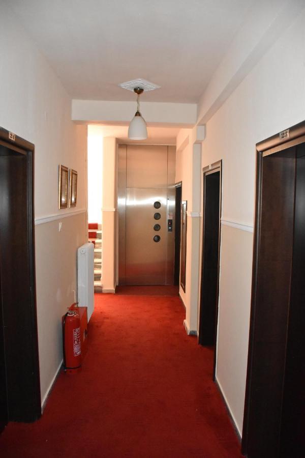 Parissas Hotel Tsotílion 外观 照片